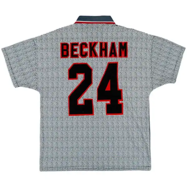 Beckham #24 Retro Manchester United Away Jersey 1995/96 - Image 1