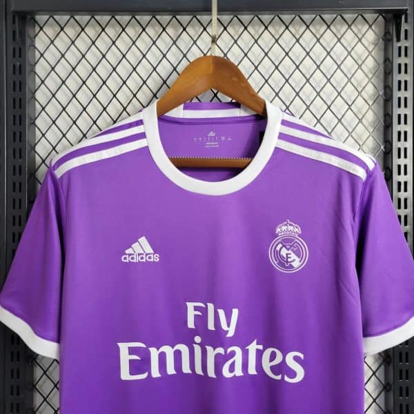 Real Madrid 2016/2017 Away Retro Jersey - Image 3